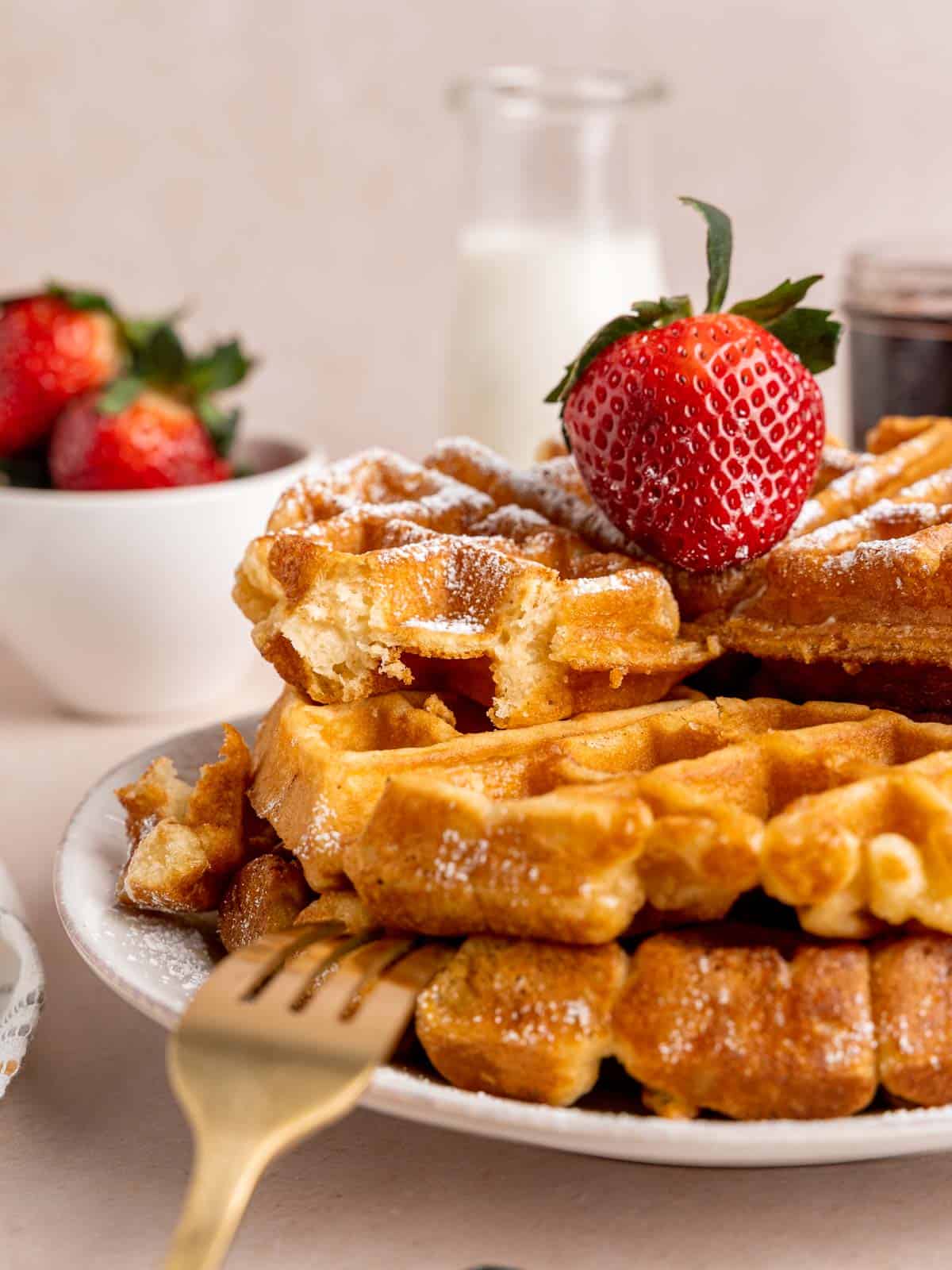 https://brokenovenbaking.com/wp-content/uploads/2020/07/belgian-waffles-20.jpg