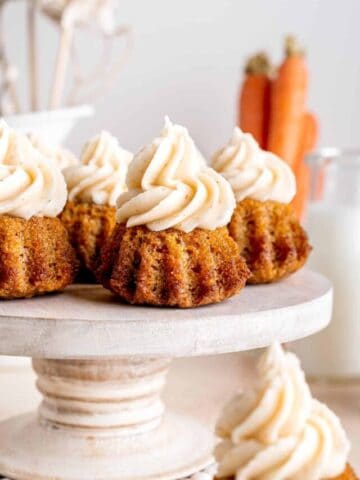cropped-carrot-cake-cupcakes-12.jpg