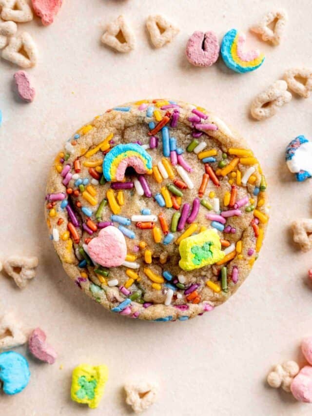 Lucky Charms Marshmallow Cookies