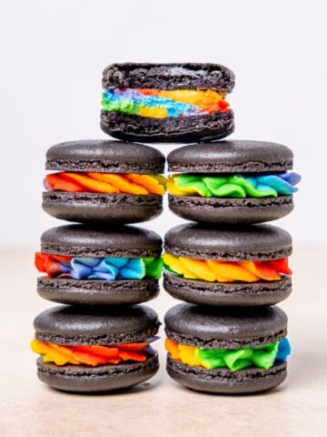 cropped-rainbow-macarons-19-1.jpg