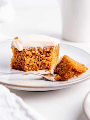 cropped-spiced-carrot-cake-13.jpg