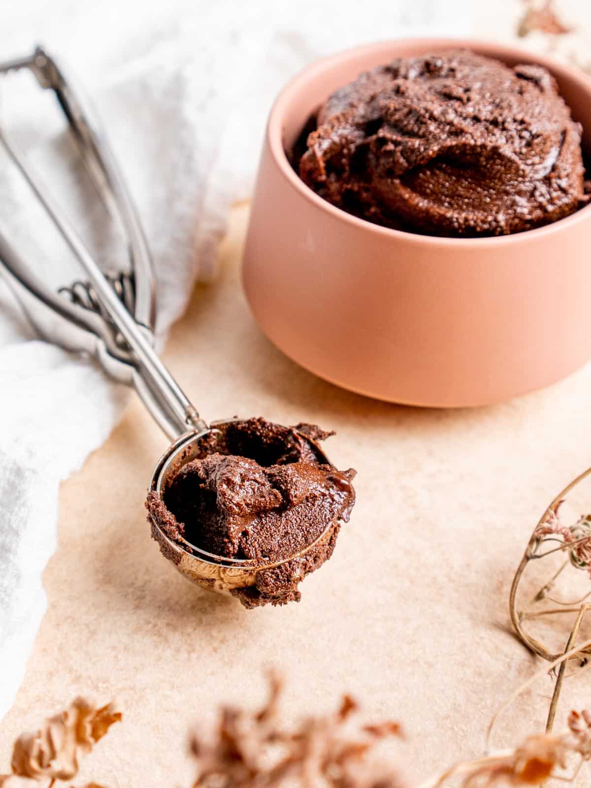 https://brokenovenbaking.com/wp-content/uploads/2021/09/edible-brownie-batter-8.jpg