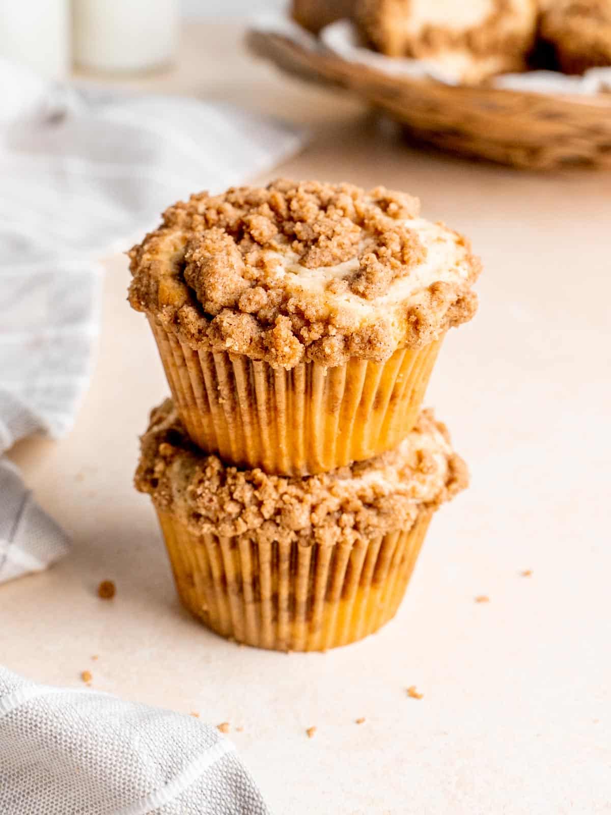 Easy Cinnamon Coffee Cake Muffins With Crumb Topping