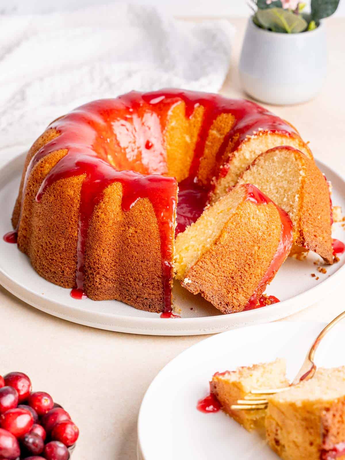 https://brokenovenbaking.com/wp-content/uploads/2021/11/orange-bundt-cake-39.jpg