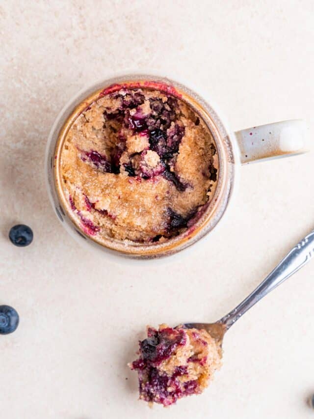 Quick & Healthy Blueberry Muffin in a Mug