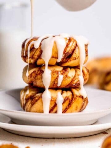 cropped-cinnamon-roll-donuts-11.jpg
