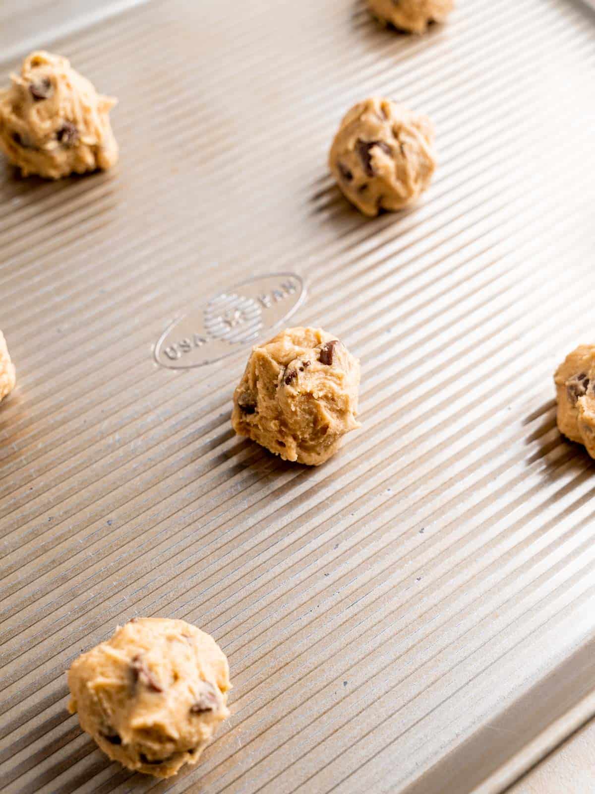 https://brokenovenbaking.com/wp-content/uploads/2022/09/malted-chocolate-chip-cookies-4.jpg