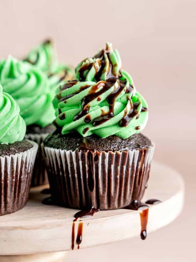 Easy Mint Chocolate Cupcakes